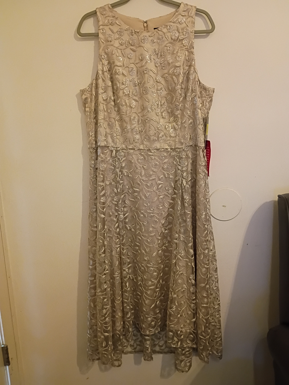 Tahari Women's Sleeveless Embroidered Midi Dress Hi-Lo Sz 16